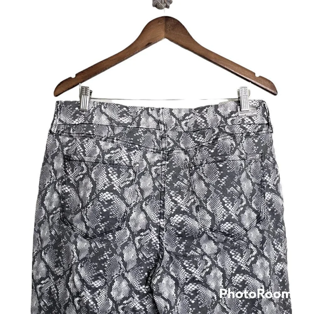 Snake print high rise gray and white skinny jeans size 16 - Picture 5 of 9